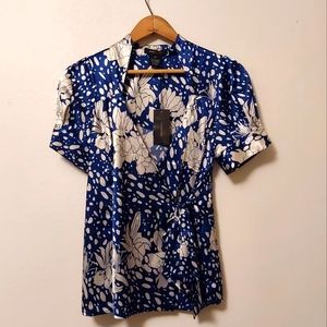 BCBG MazAzria Blue and White Floral Tie Shirt Medium New Dressy Shirt